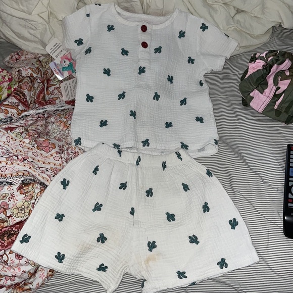 Baby Cactus Outfits Unisex Cotton Linen Tops & Bloomer Shorts set like new - Picture 3 of 12